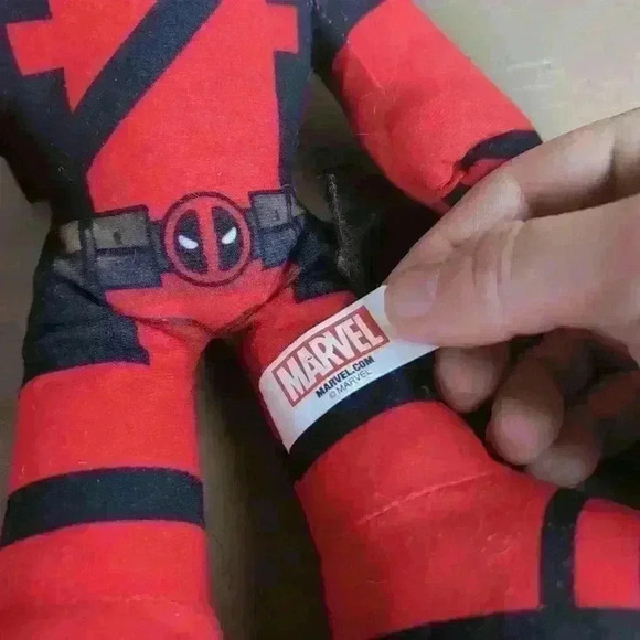 Marvel Comics 'Deadpool' 14  Inch Stuffed Plush Toy - Used But Still Awesome! - Picture 4 of 6